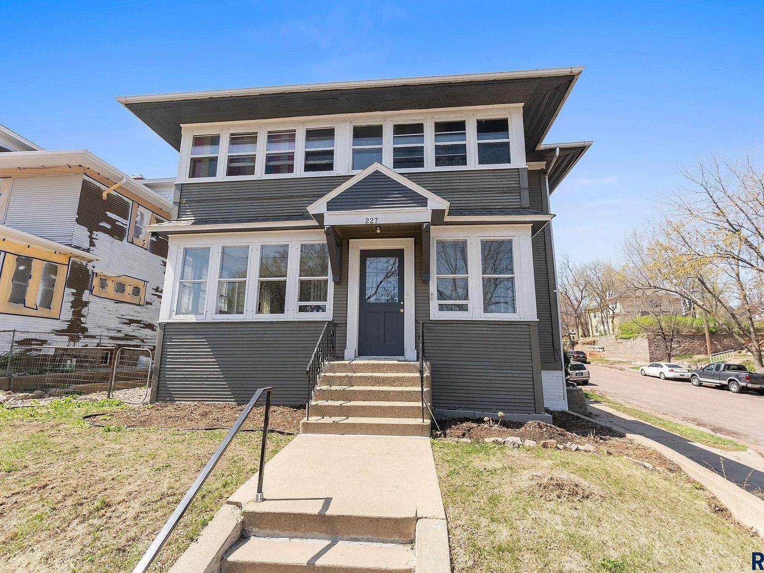 227 N Spring Ave Sioux Falls, SD 57104 - Thumbnail 2
