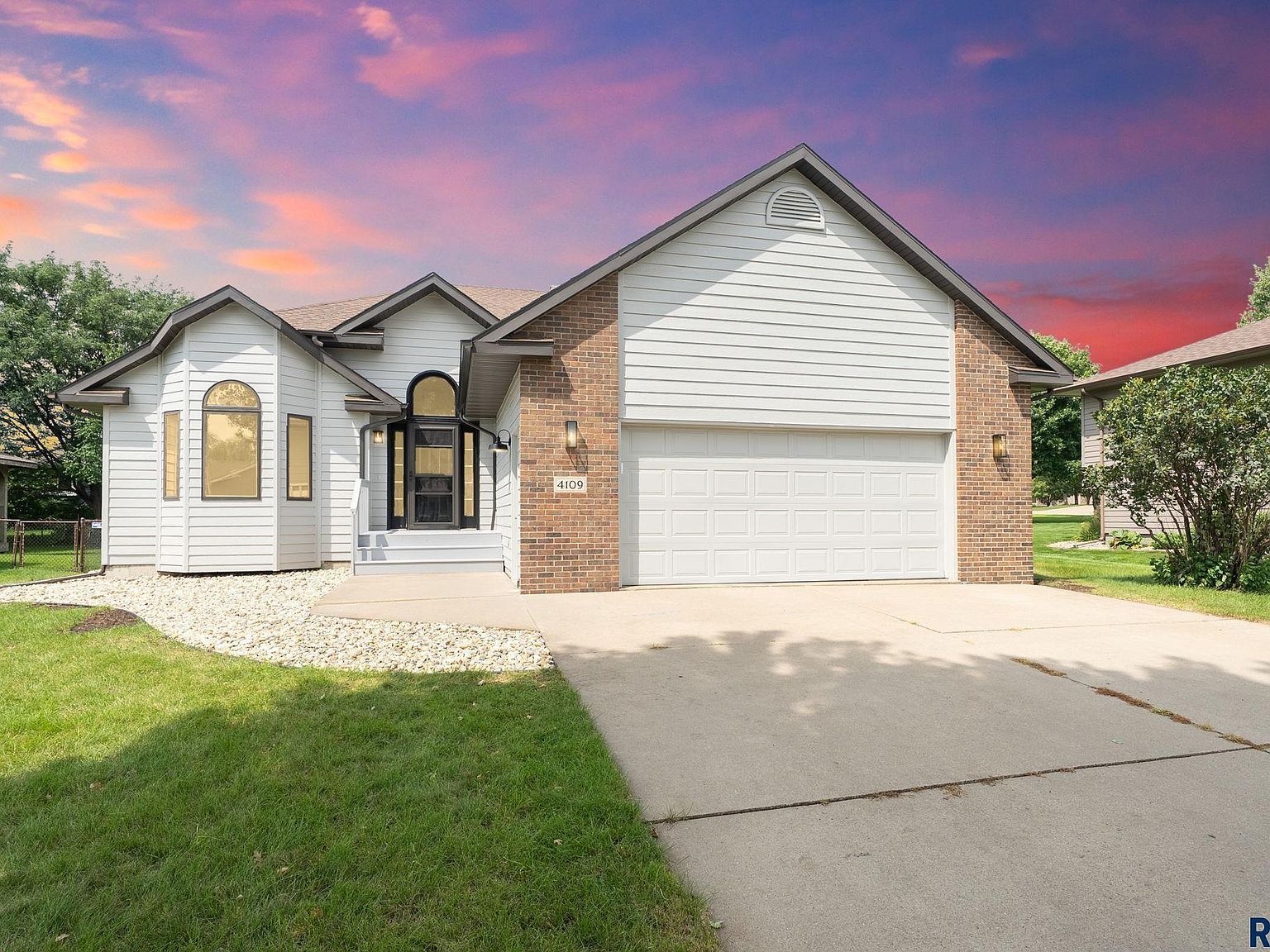 4109 S Bedford Ave Sioux Falls, SD 57103 - Thumbnail 2