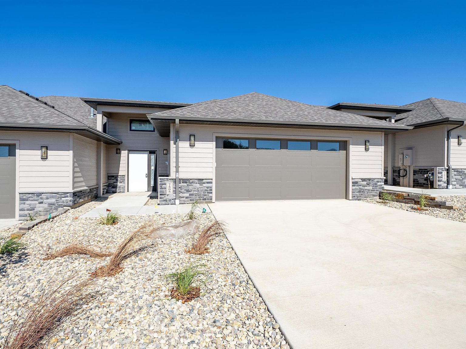 7808 E Bull Pine Trl Sioux Falls, SD 57110 - Thumbnail 2