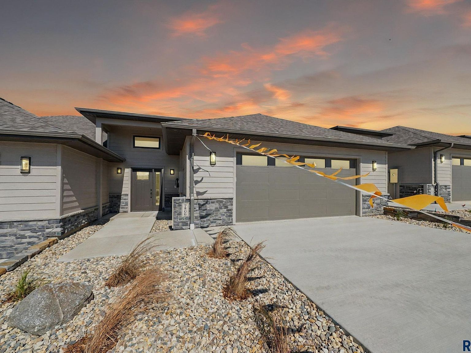 7806 E Bull Pine Trl Sioux Falls, SD 57110 - Thumbnail 2