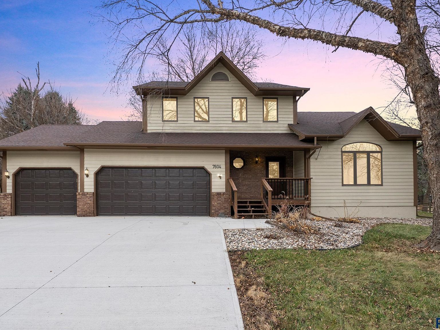 7604 E Palomino Rd Sioux Falls, SD 57110 - Thumbnail 2