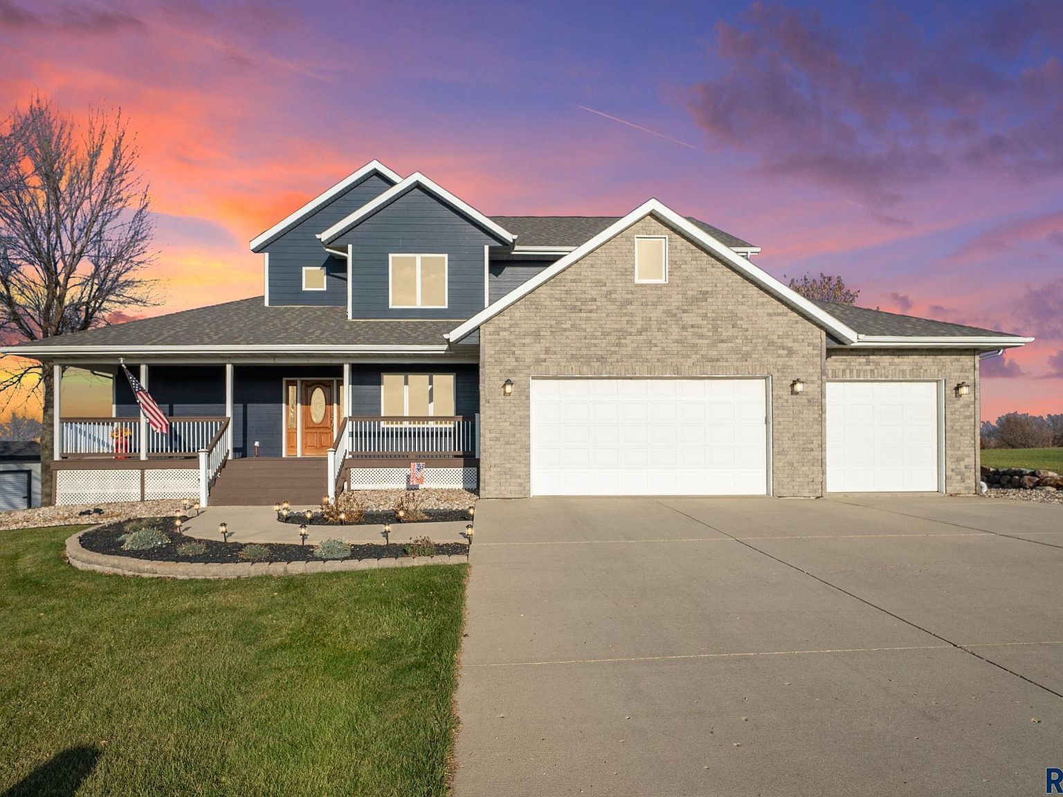 206 Ridge View Rd Beaver Creek, MN 56116 - Thumbnail 2