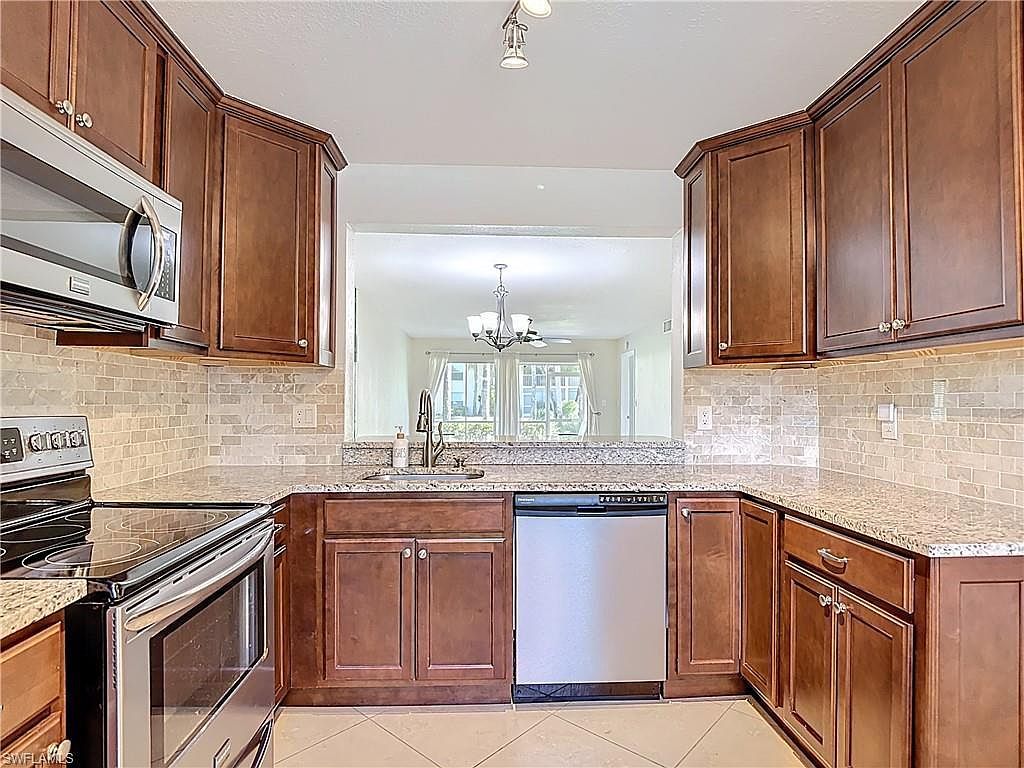 729 Landover Ct APT 102 Naples, FL 34104 - Thumbnail 2