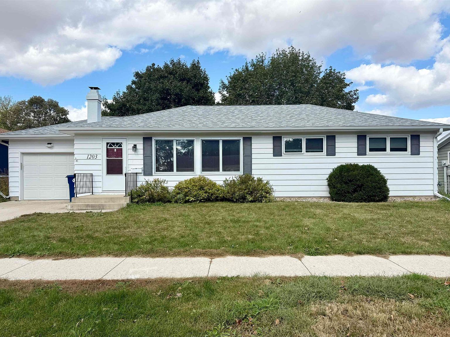 1203 W 5th St Spencer, IA 51301 - Thumbnail 2