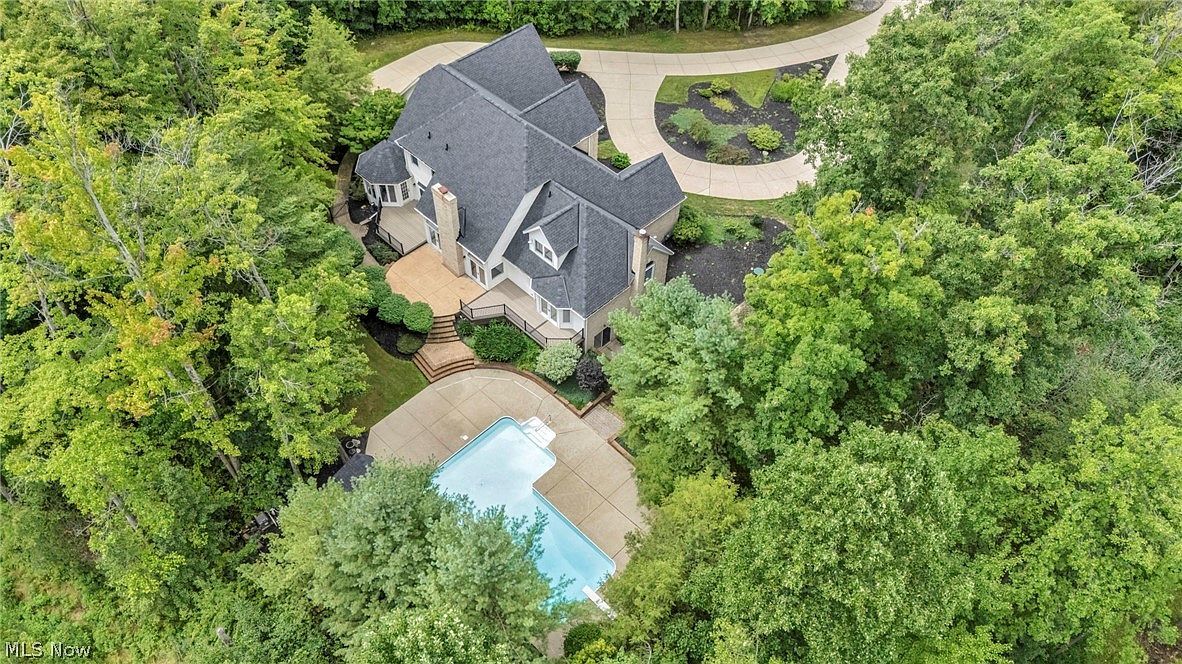 8215 Eagle Ridge Dr Concord Township, OH 44077, 44077