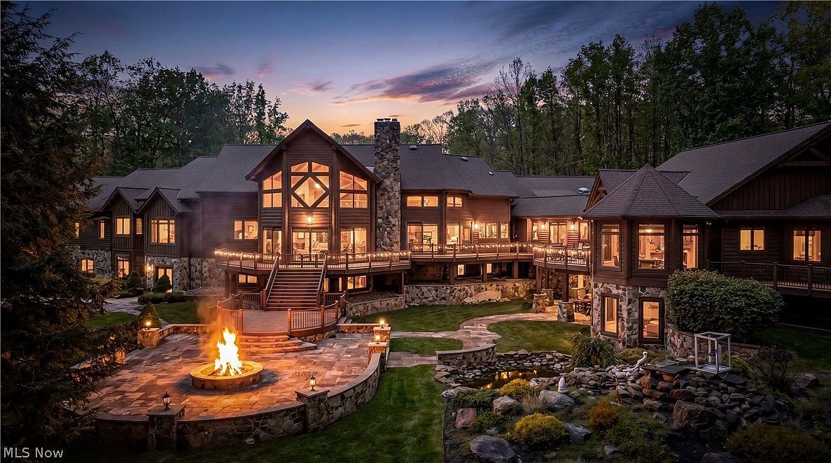 805 Cascades Dr Aurora, OH 44202, 44202