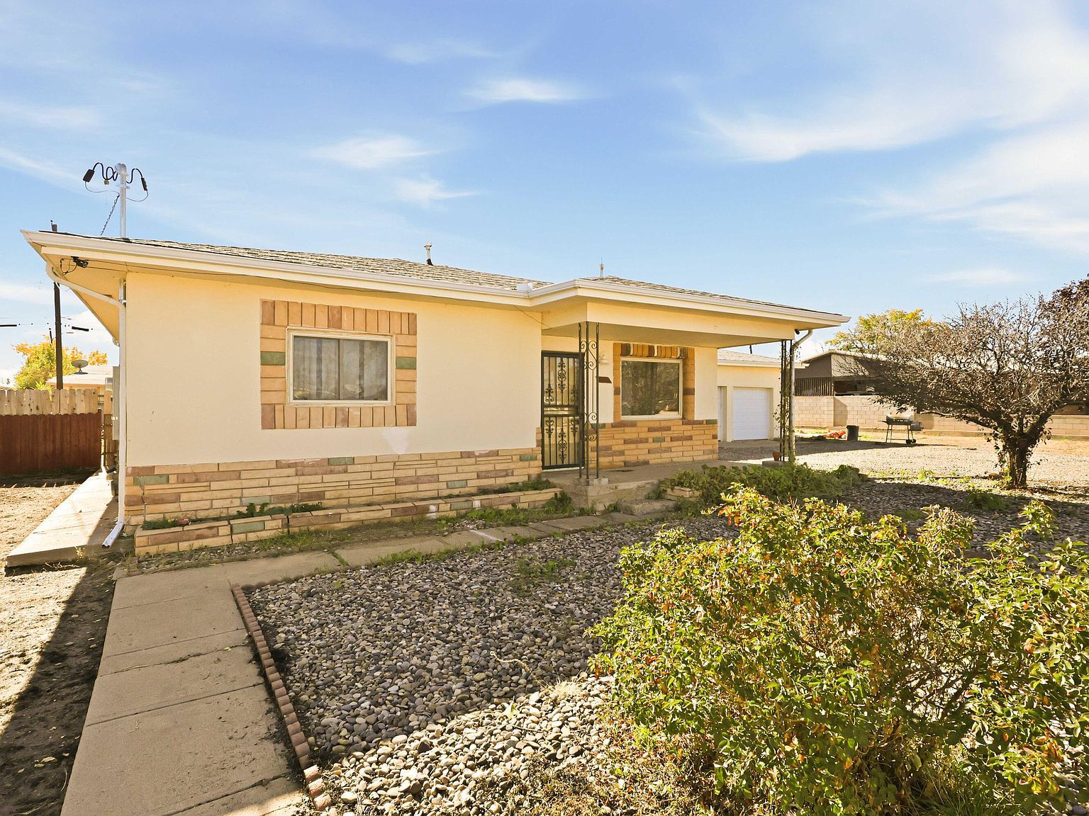 1017 Dillon Ave Belen, NM 87002 - Thumbnail 2