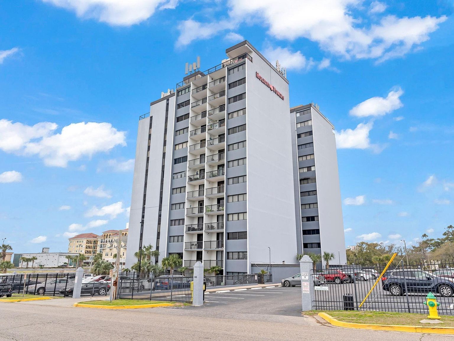 601 Mitchell Dr APT 1402 Myrtle Beach, SC 29577 - Thumbnail 2