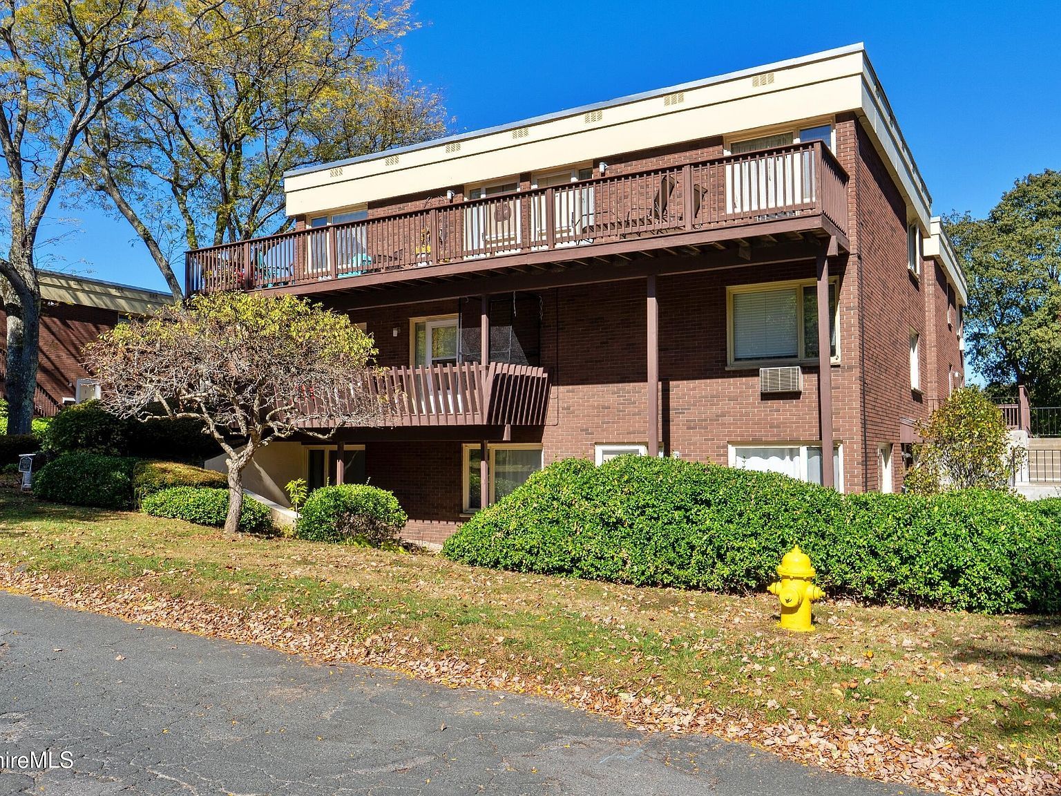 1 Colt Rd APT 2 Pittsfield, MA 01201 - Thumbnail 2