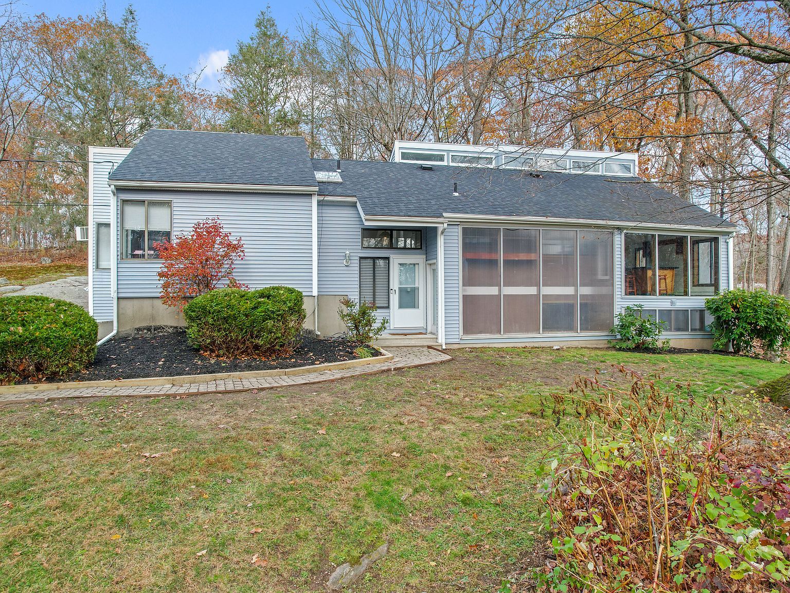 6 Dartmouth Dr Shelton, CT 06484 - Thumbnail 2