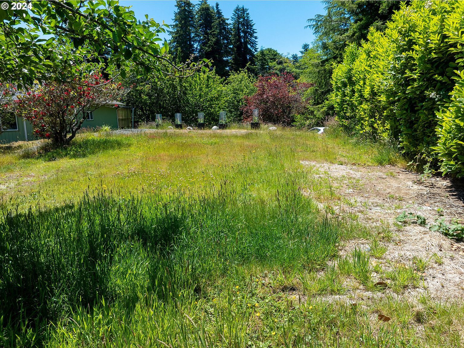 1351 Dakota St Coos Bay, OR 97420 - Thumbnail 2