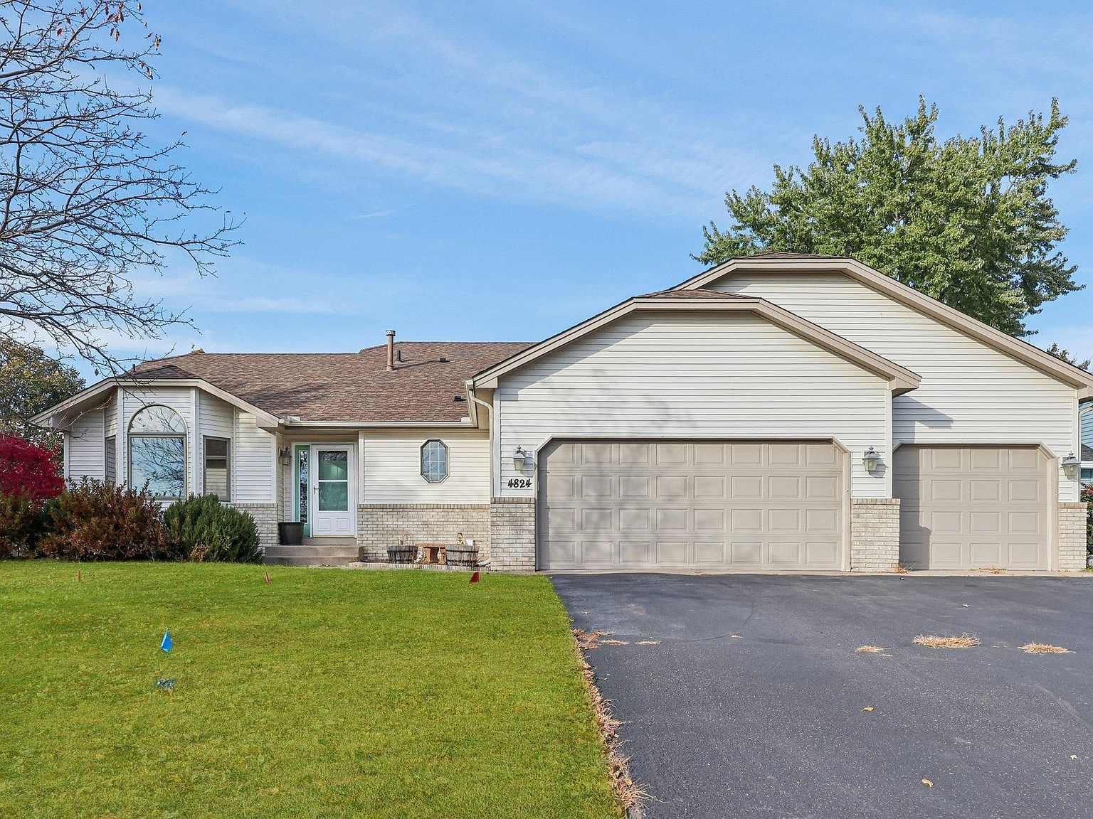 4824 89th Cres N Brooklyn Park, MN 55443 - Thumbnail 2