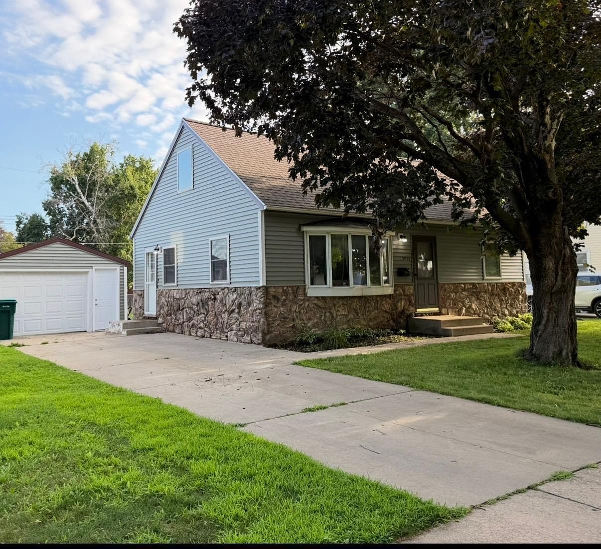 2032 Valleyhigh Dr NW Rochester, MN 55901 - Thumbnail 2