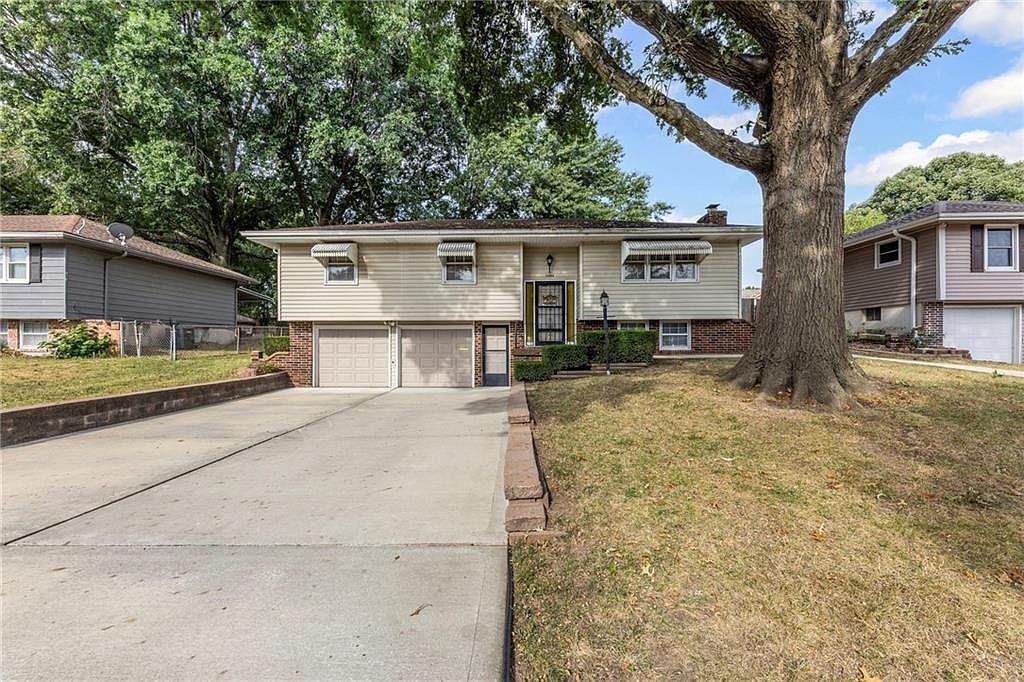 13804 Bennington Ave Grandview, MO 64030 - Thumbnail 2