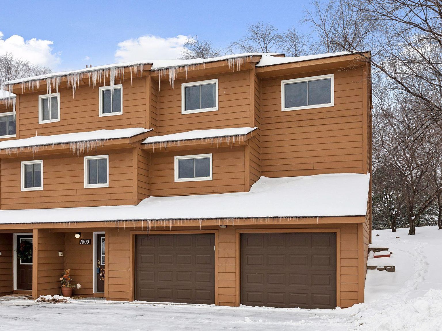 1603 Raindrop Dr Eagan, MN 55121 - Thumbnail 2