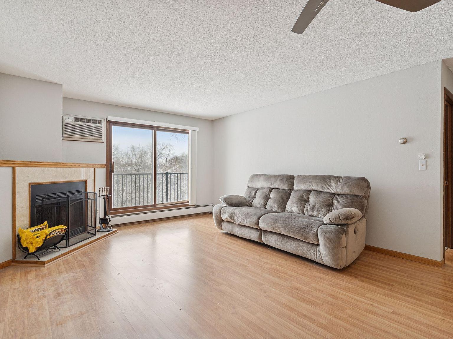 3440 Golfview Dr Unit 211 Eagan, MN 55123 - Thumbnail 2