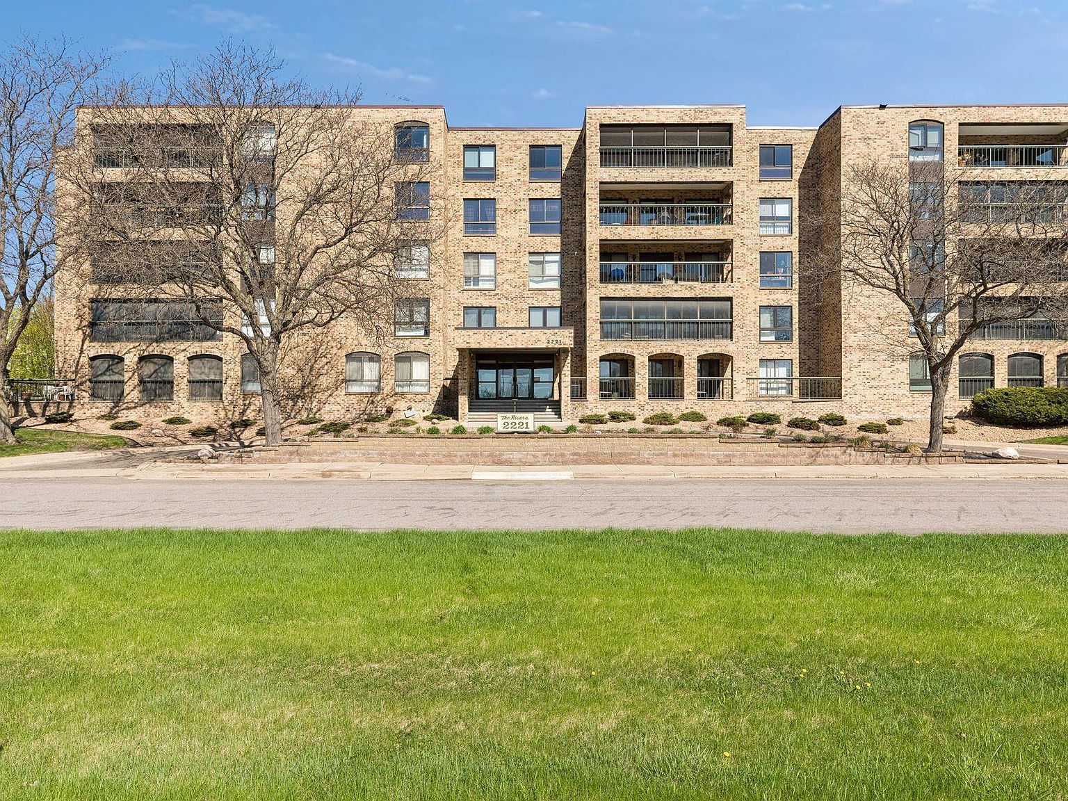2221 Youngman Ave APT 501 Saint Paul, MN 55118  | Condominium
