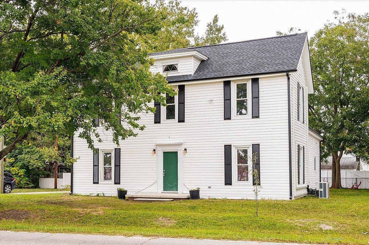 141 S Broad St E Angier, NC 27501 - Thumbnail 2