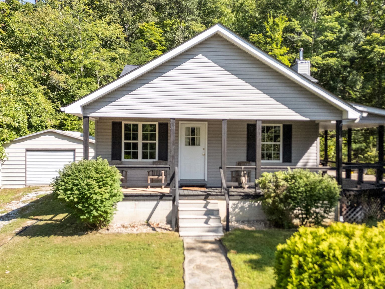 3902 Red Lick Rd Irvine, KY 40336 - Thumbnail 2