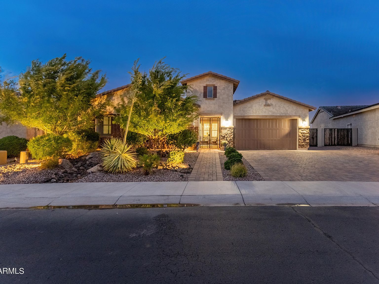 9837 W Lariat Ln Peoria, AZ 85383 - Thumbnail 2