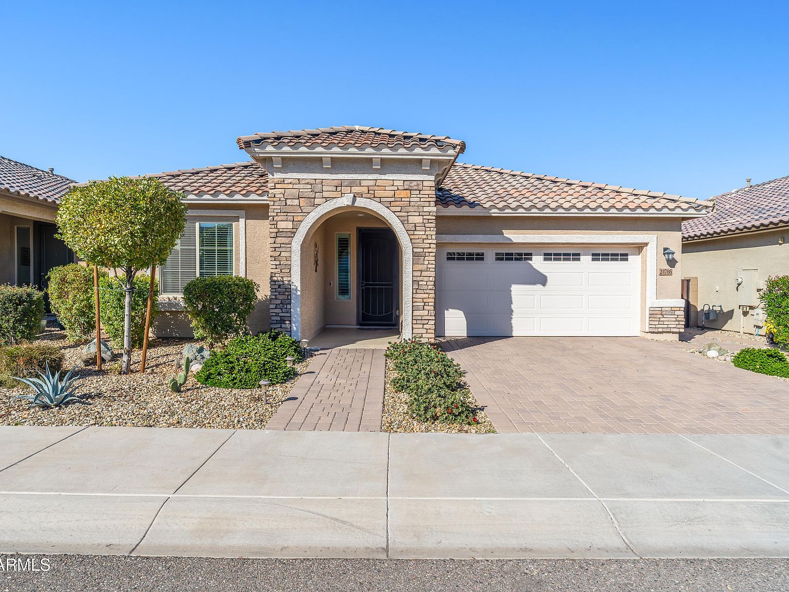 24786 N 172nd Ave Surprise, AZ 85387 - Thumbnail 2