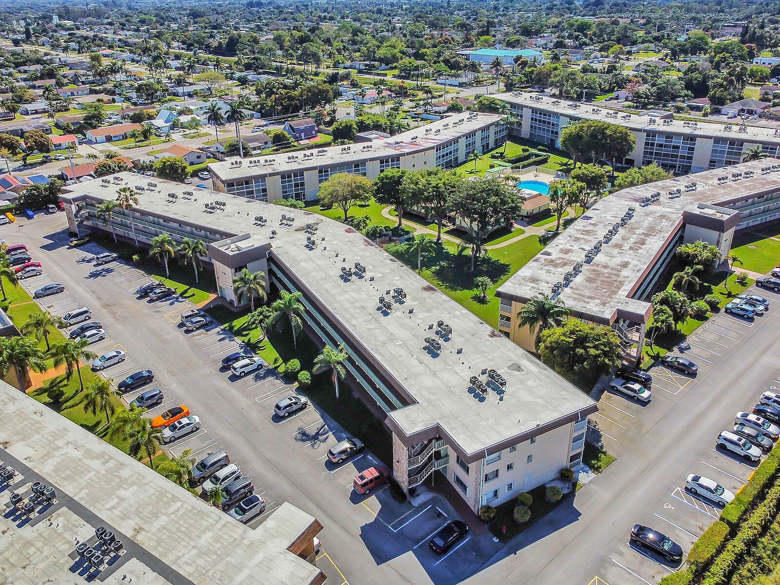 700 Village Green Ct APT 221 Palm Springs, FL 33461 - Thumbnail 2