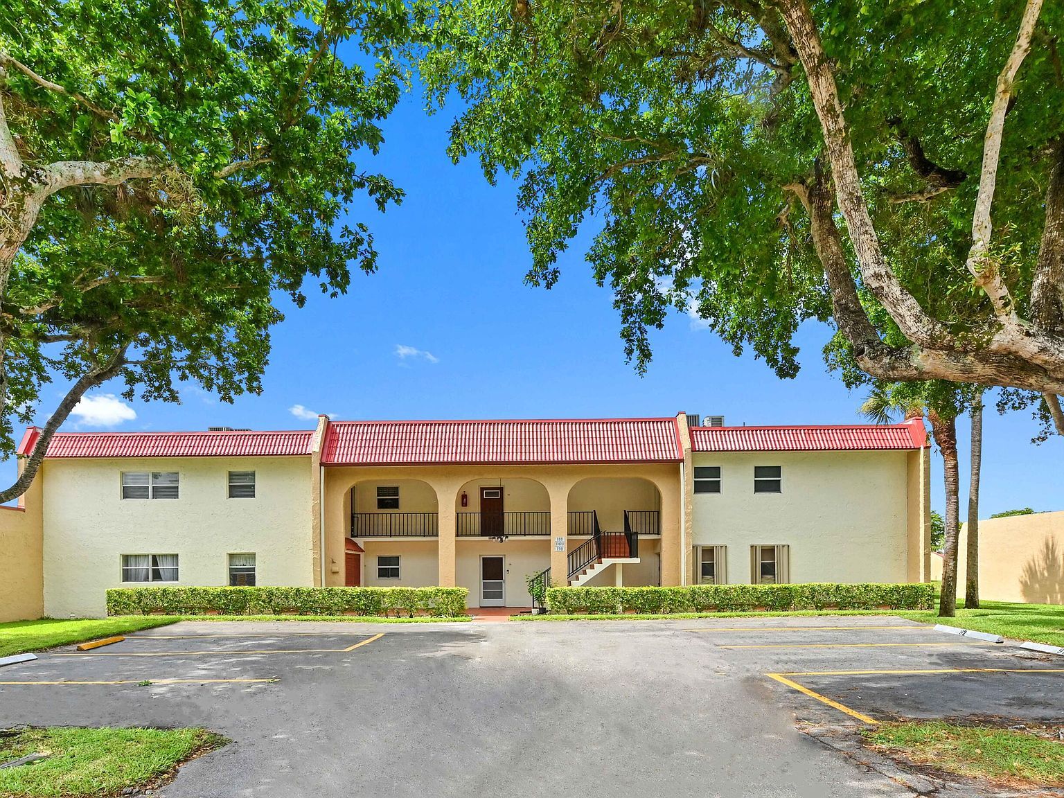 198 Lake Frances Dr West Palm Beach, FL 33411 - Thumbnail 2