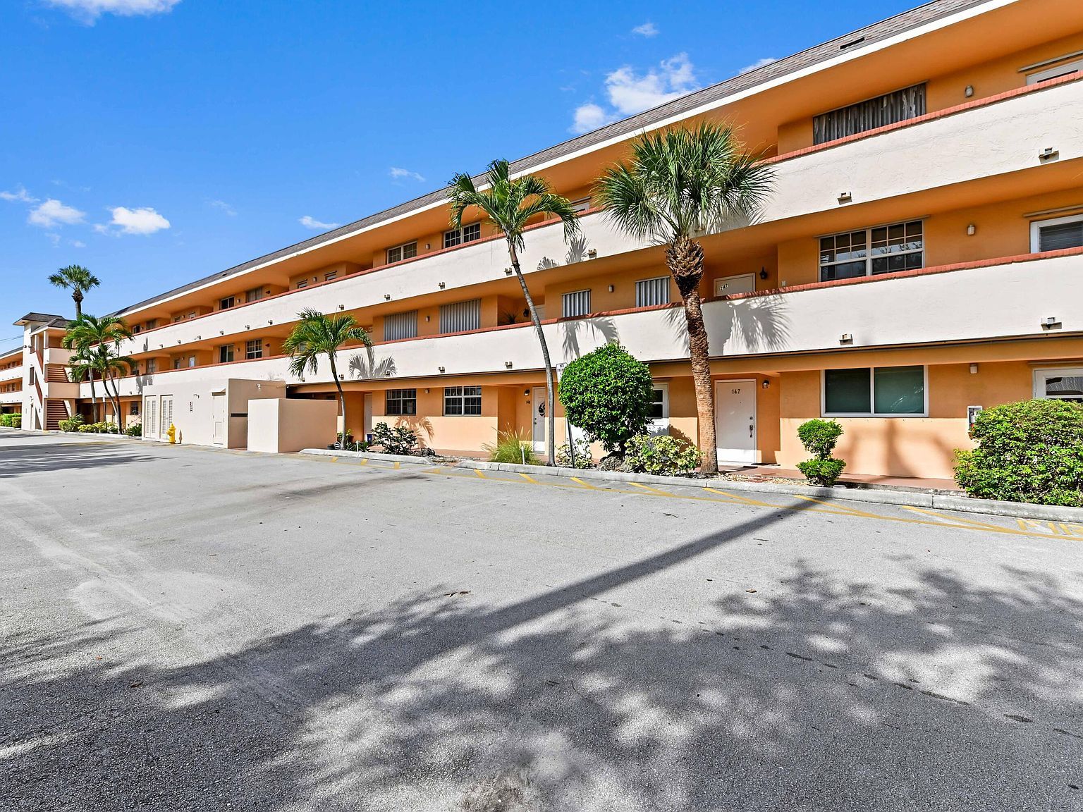 4500 N Federal Hwy APT 147F Pompano Beach, FL 33064 - Thumbnail 2