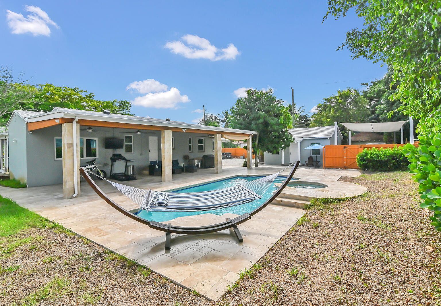 504 36th St West Palm Beach, FL 33407 - Thumbnail 2