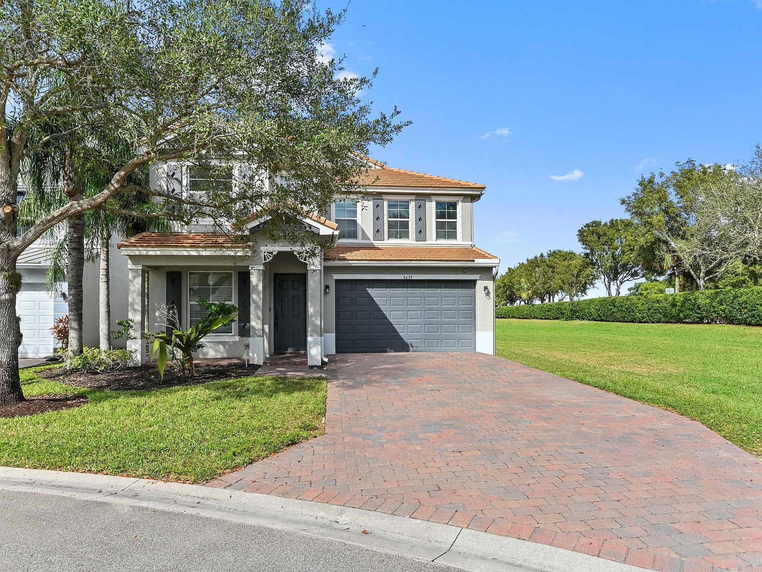 8639 Tally Ho Ln West Palm Beach, FL 33411 - Thumbnail 2