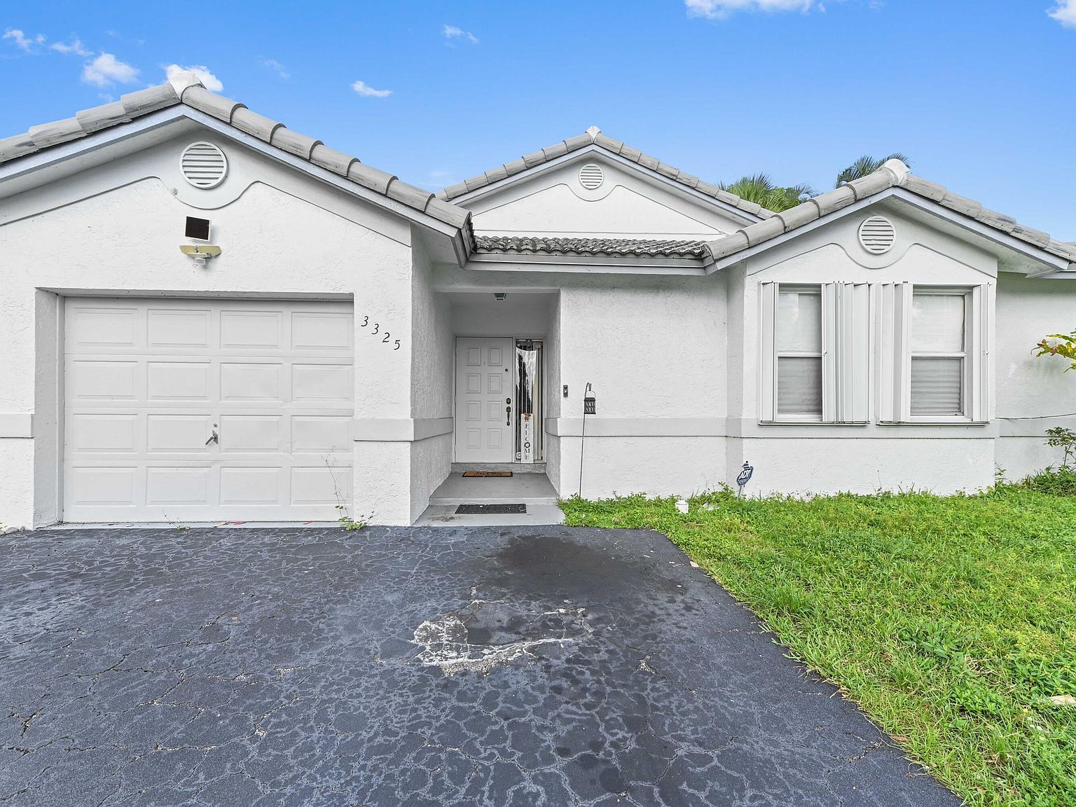 3325 NW 79th Way Hollywood, FL 33024 - Thumbnail 2