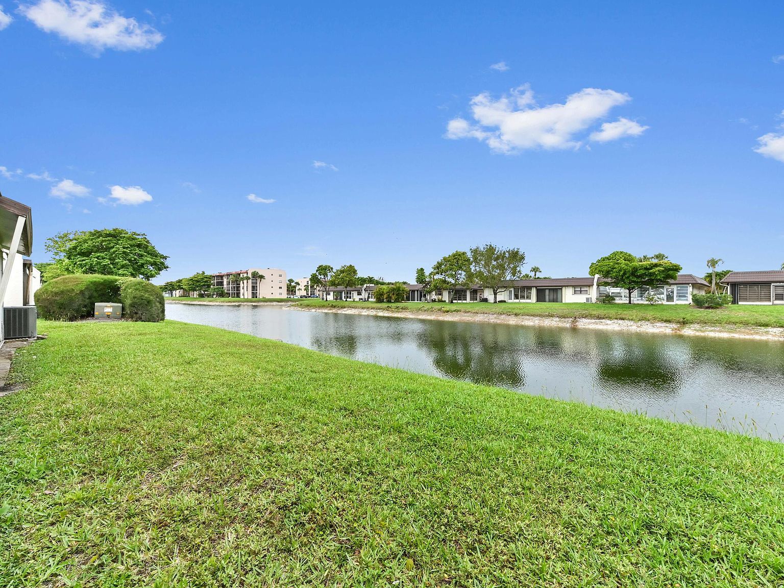 109 Lake Rebecca Dr #109 West Palm Beach, FL 33411 - Thumbnail 2