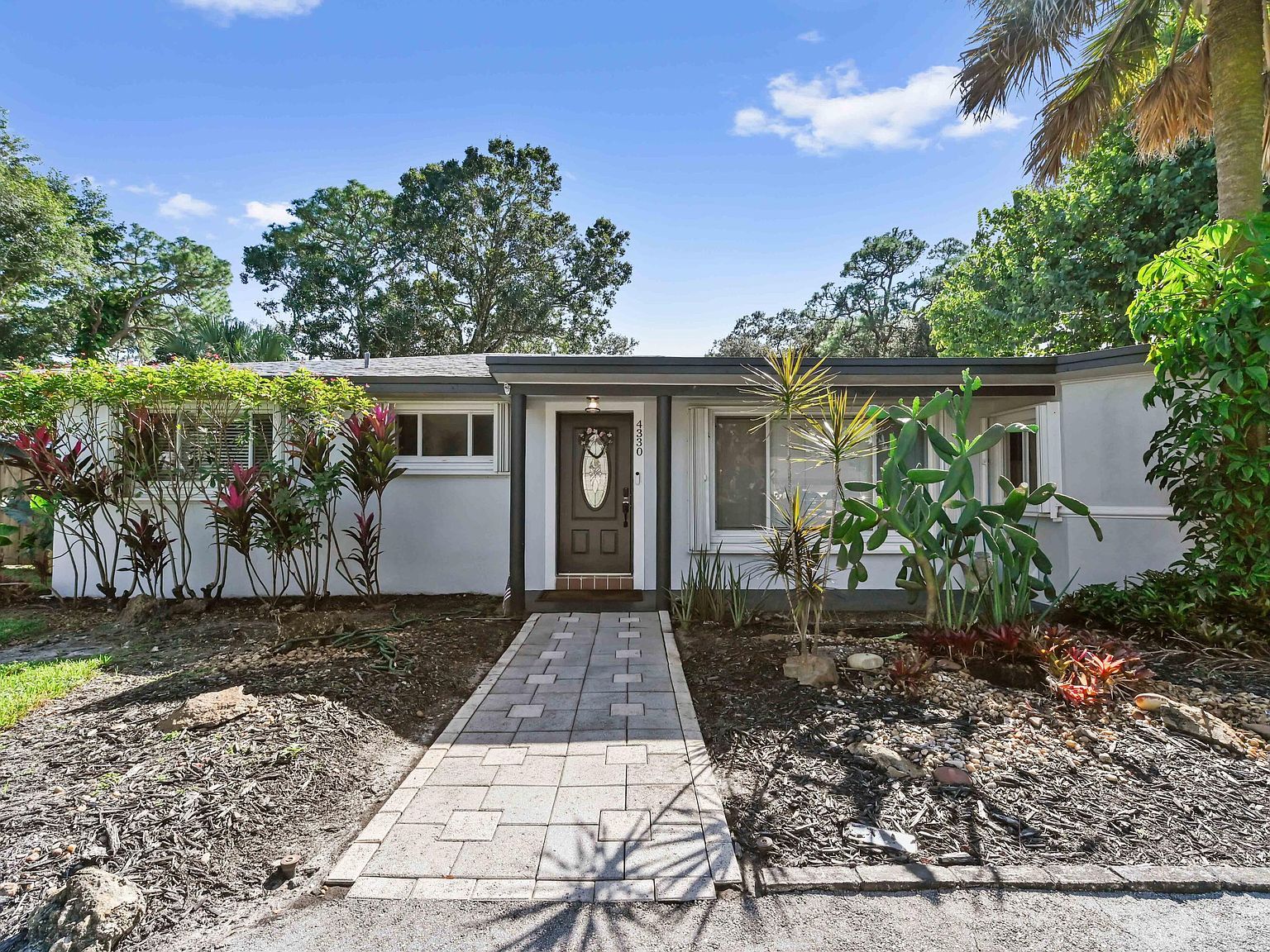 4330 SW 7th St Fort Lauderdale, FL 33317 - Thumbnail 2