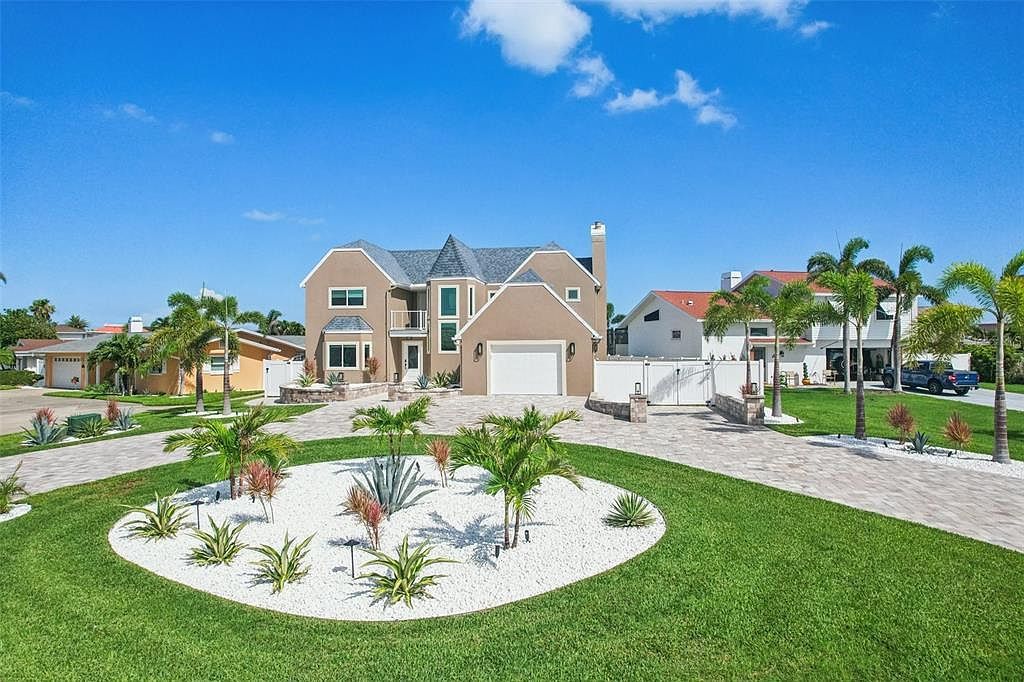 311 22nd St Belleair Beach, FL 33786 - Thumbnail 2