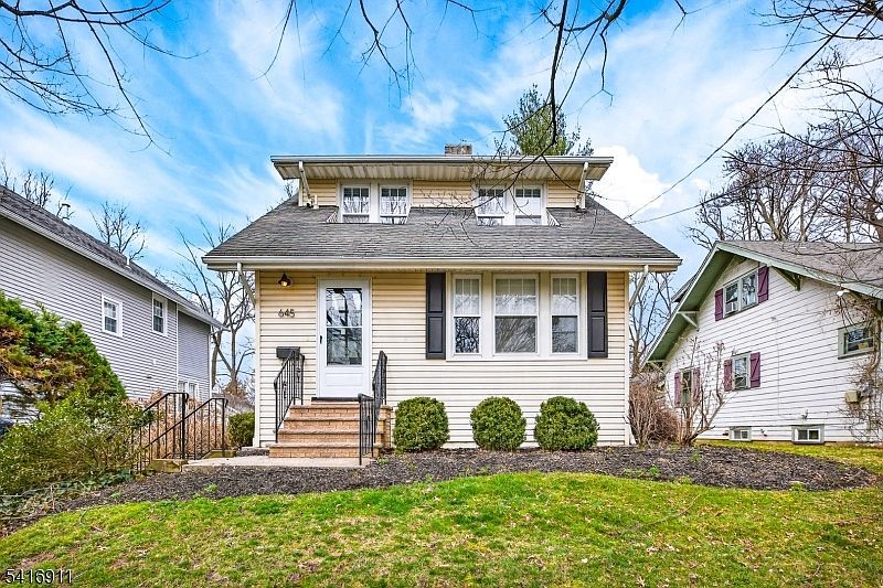 645 Kimball Ave Westfield, NJ 07090 - Thumbnail 2