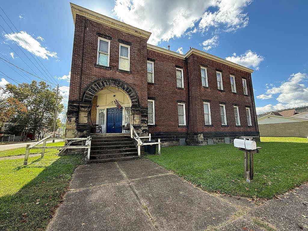 100 17th St Wellsburg, WV 26070 - Thumbnail 2