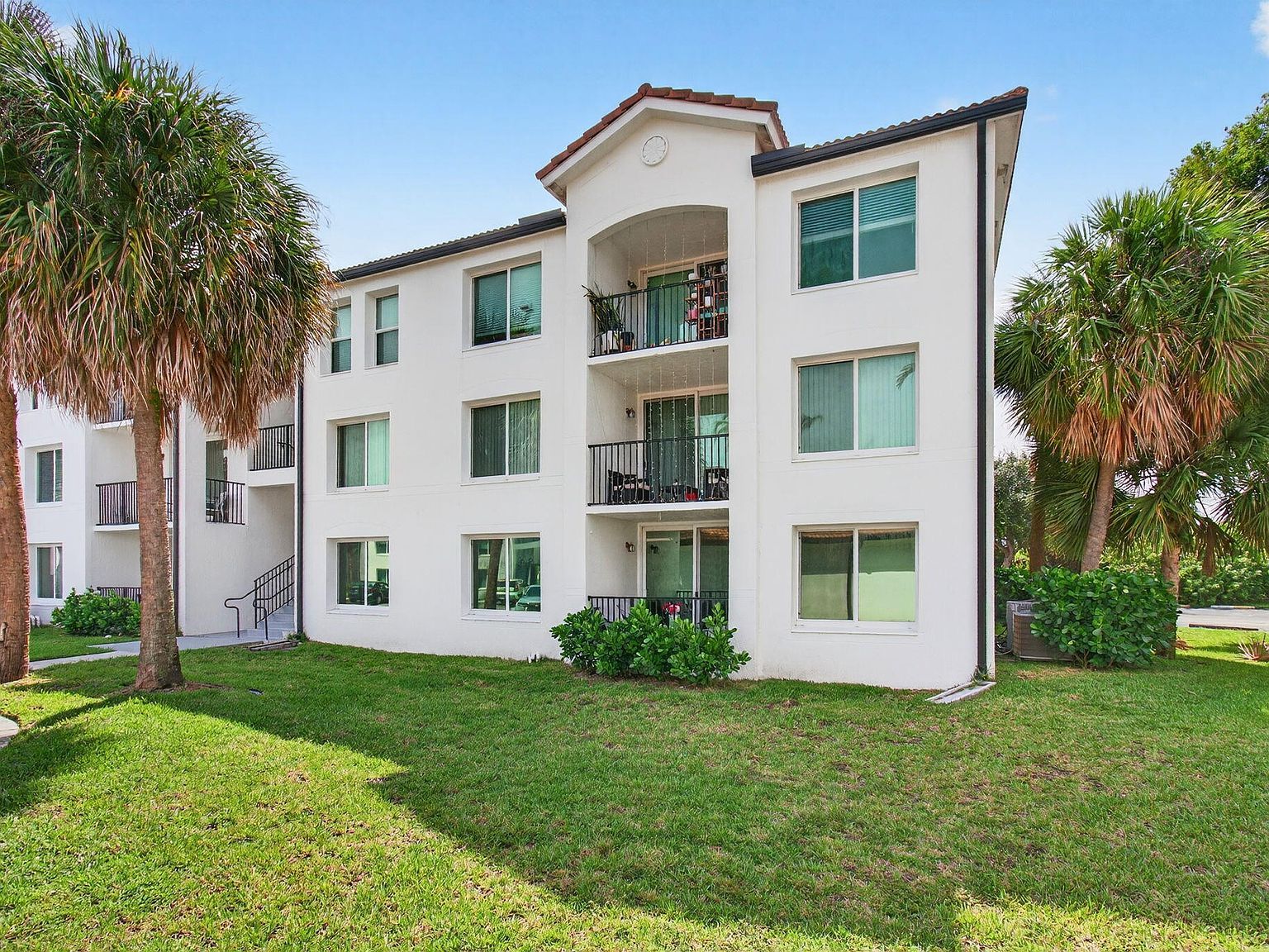 1202 Villa Cir Boynton Beach, FL 33435 - Thumbnail 2