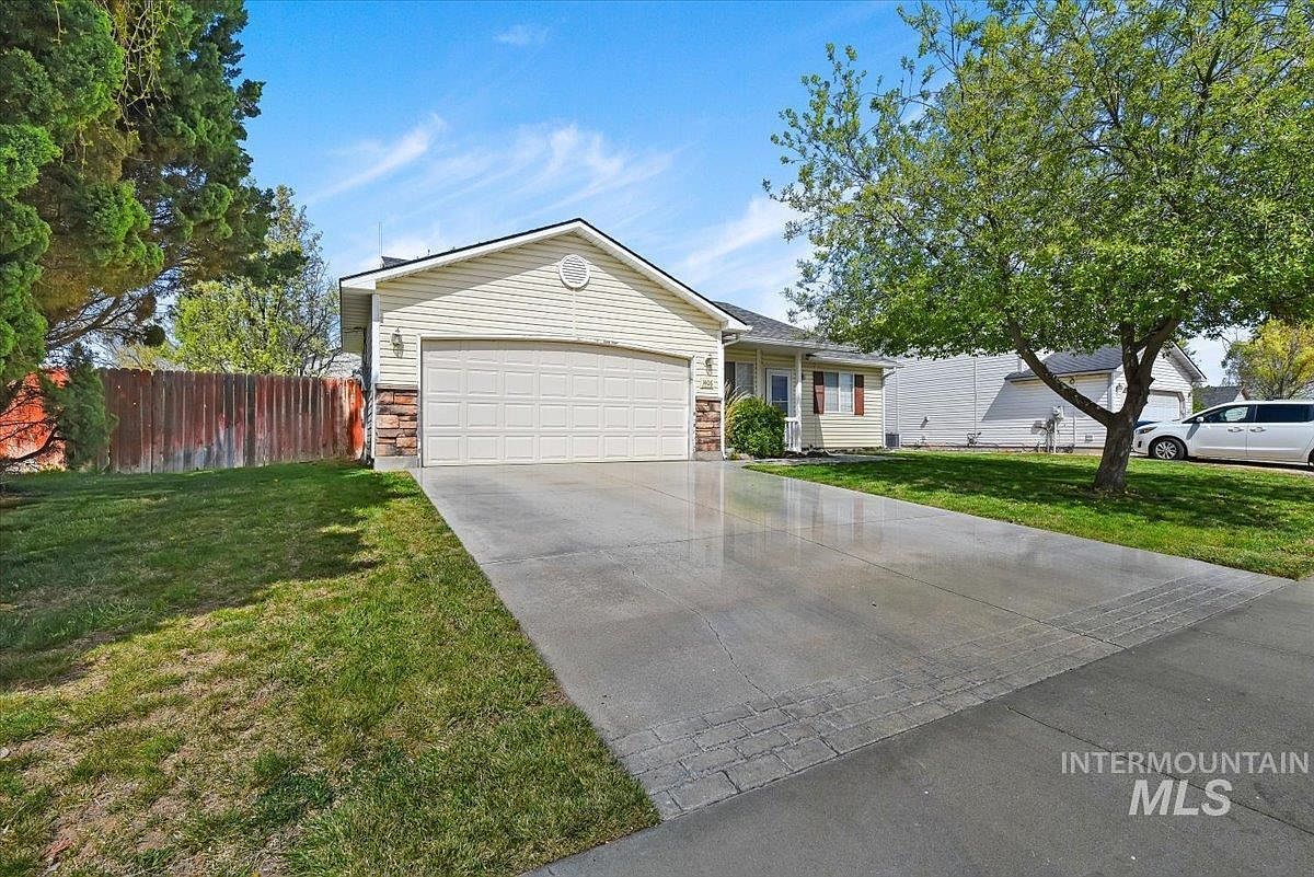 1406 W Tamarack Dr Nampa, ID 83651  | Single Family