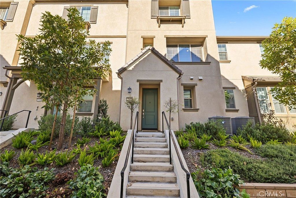 2142 Emerald Grotto Upland, CA 91786 - Thumbnail 2