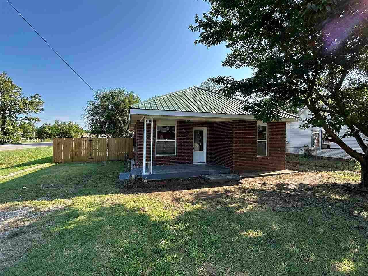 201 W Kansas Ave Cyril, OK 73029 - Thumbnail 2