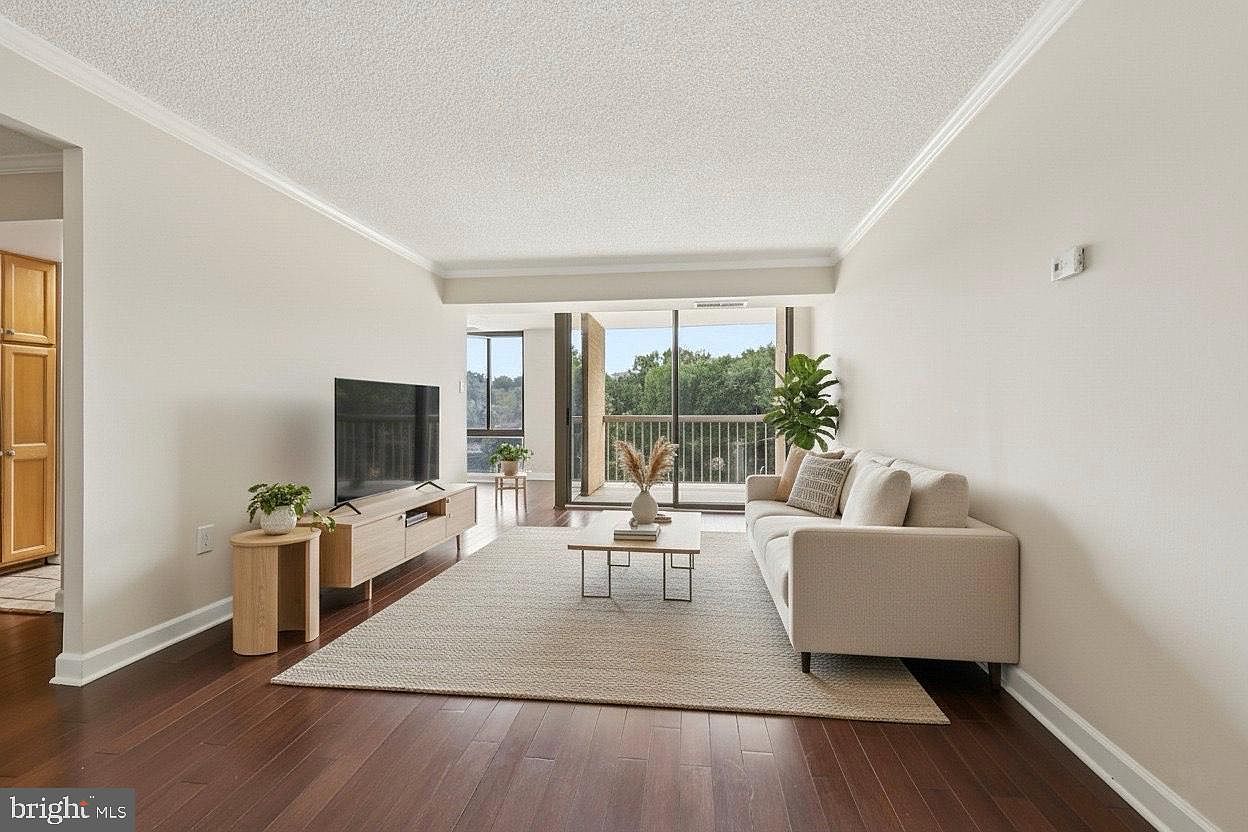 4500 S Four Mile Run Dr APT 220 Arlington, VA 22204 - Thumbnail 2