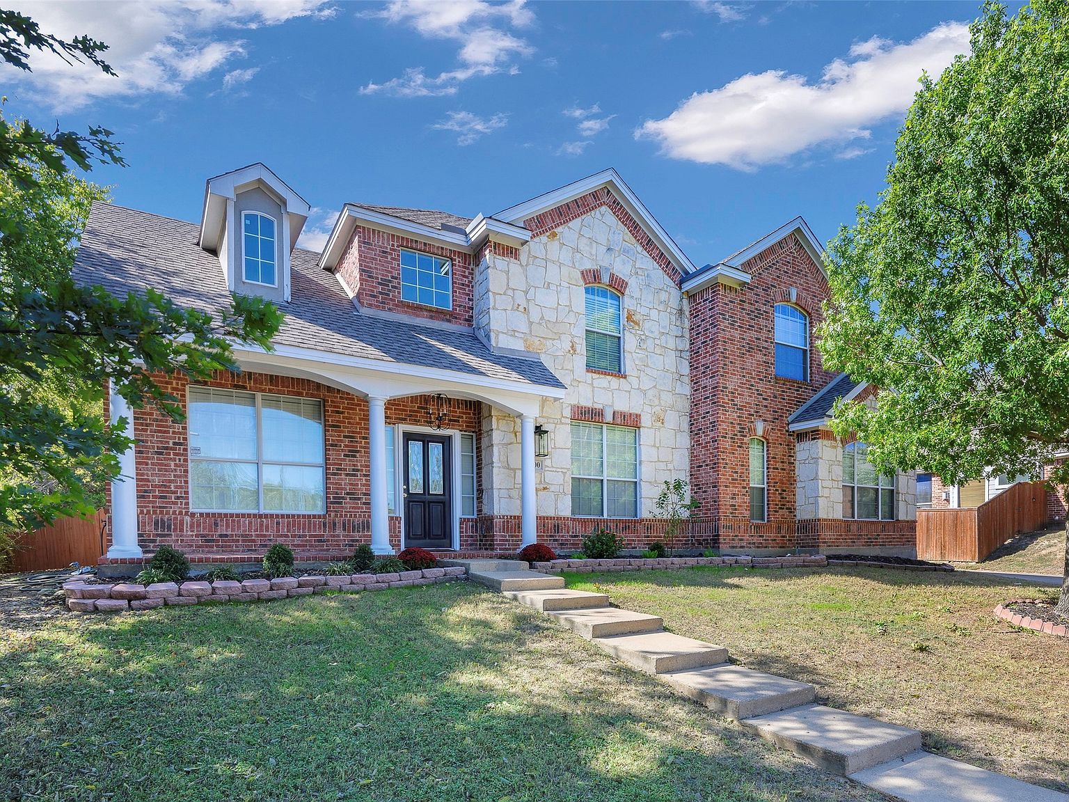 1700 Little River Ct Desoto, TX 75115 - Thumbnail 2