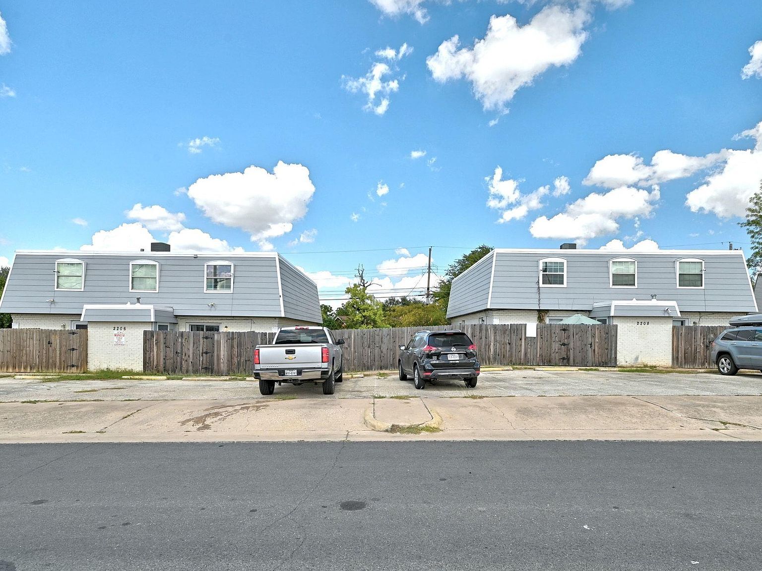 2206 Mission Hill Cir #101-104 Austin, TX 78741 - Thumbnail 2