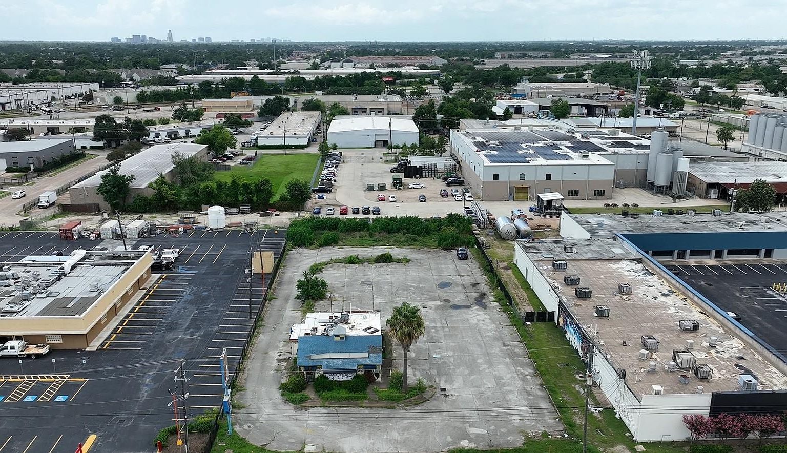 2009 Mangum Rd Houston, TX 77092 - Thumbnail 2