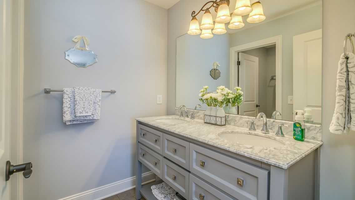 460 Acacia Circle, Lyndhurst, OH, USA, 44124  | Single Family