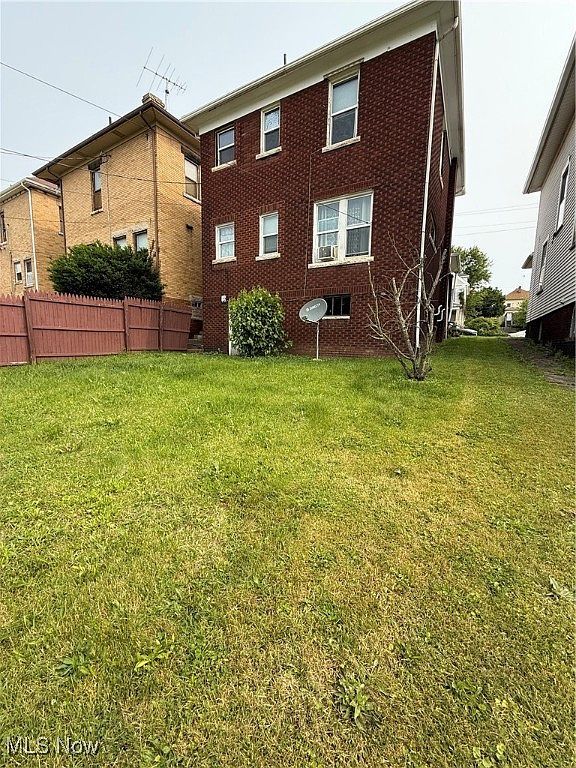 1242 Ridge Ave Steubenville, OH 43952  | Multi Family