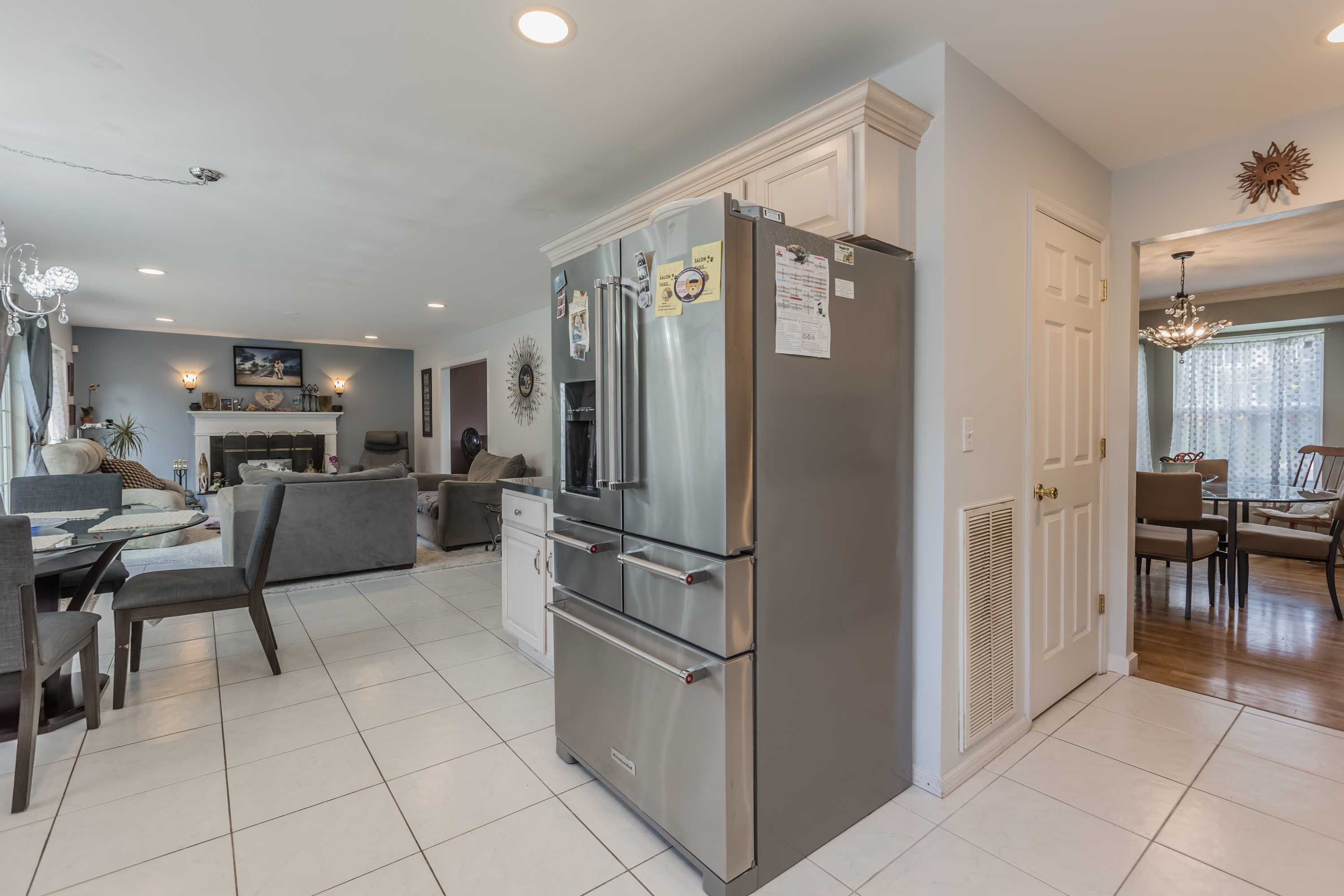 28 Summersweet Drive, Middle Island, NY, USA, 11953  | Single Family