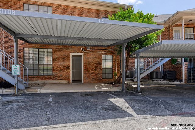 5359 Fredericksburg Rd BUILDING B-209 San Antonio, TX 78229  | Condominium
