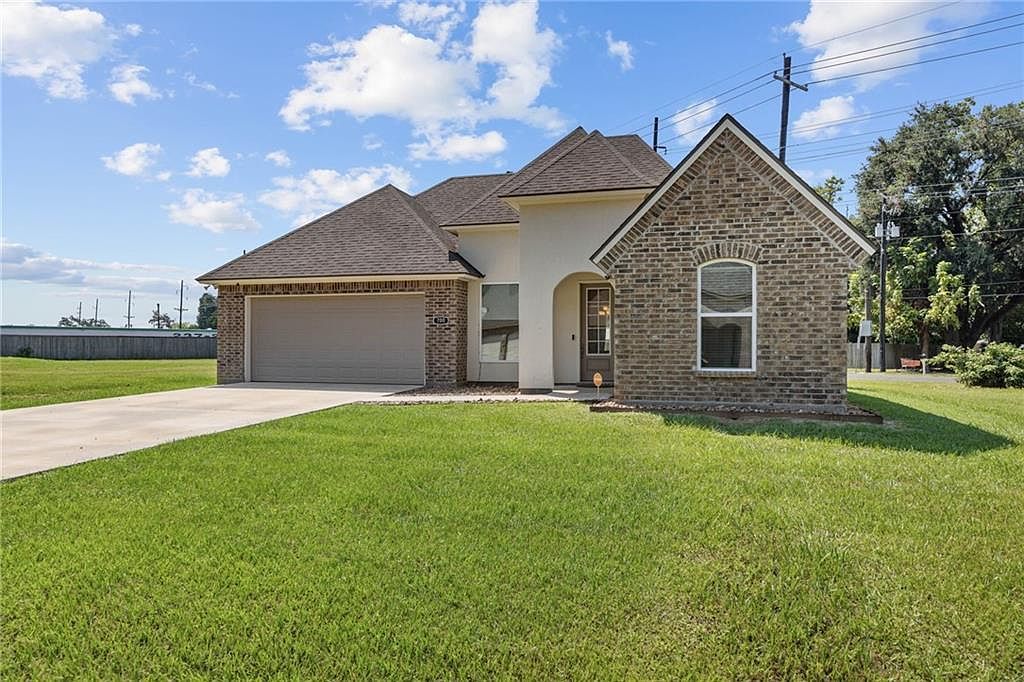 700 Priscilla Ln Lafayette, LA 70501  | Single Family