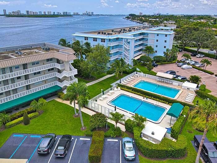 52 Yacht Club Dr APT 204 North Palm Beach, FL 33408 | Condominium